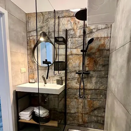 Flow 8 By Housine Apartman Zator